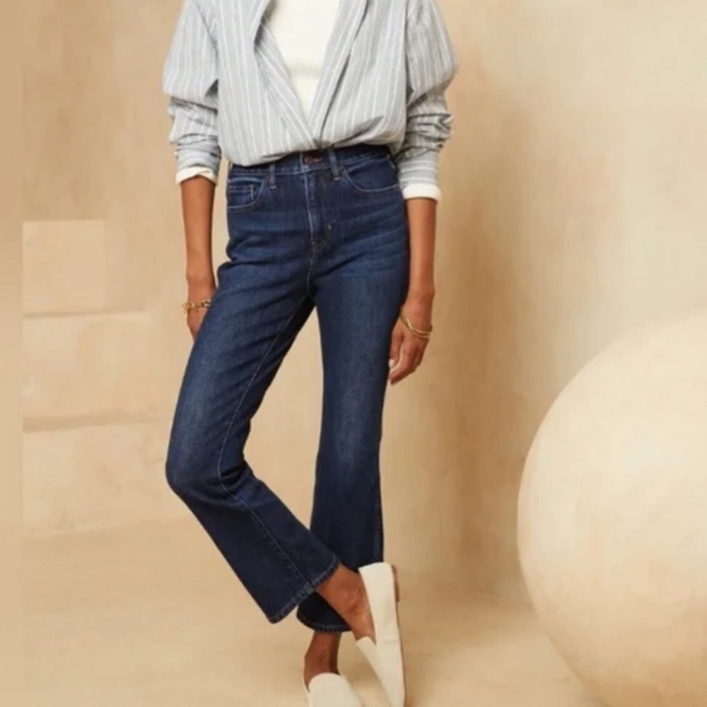 Banana Republic High Rise Crop Boot Jean in dark blue wash with raw hem 30